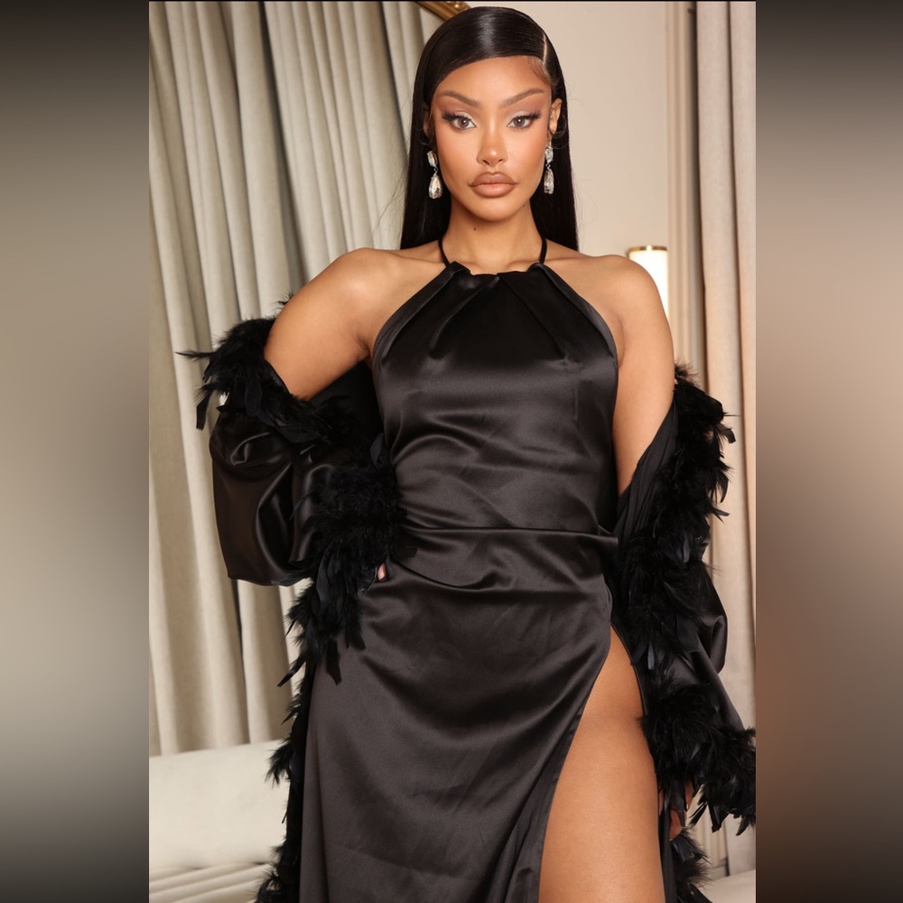 SATIN FEATHER GOWN SET